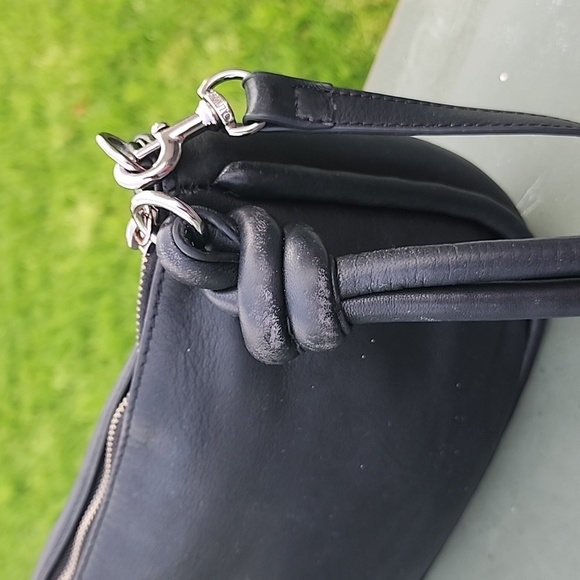 Vincent Camuto The Basha Black Leather Crossbody/ Shoulder Bag - Picture 9 of 15